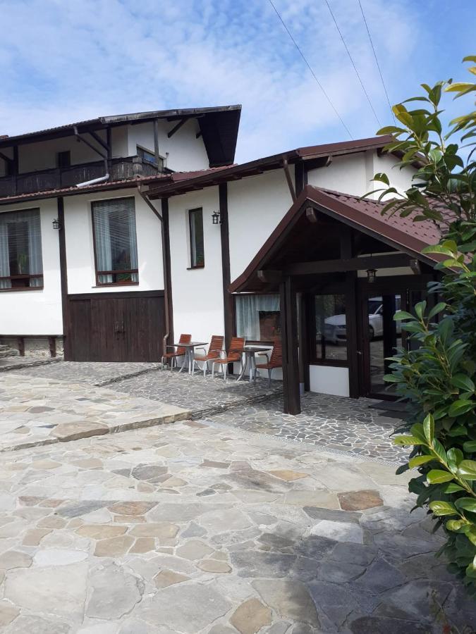 No Comment Rustic Hotell Curtea de Argeş Exteriör bild