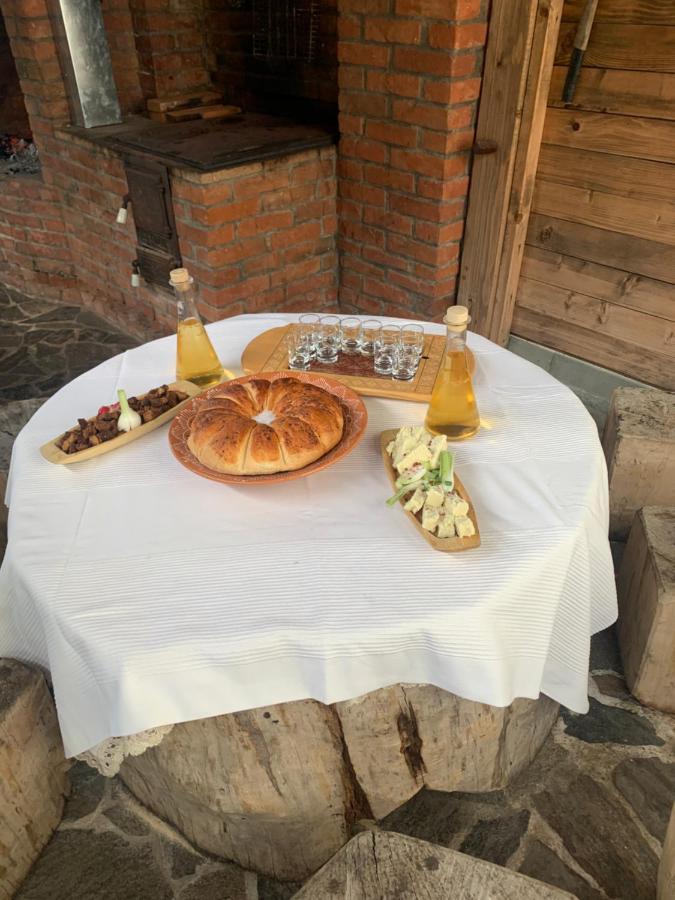 No Comment Rustic Hotell Curtea de Argeş Exteriör bild