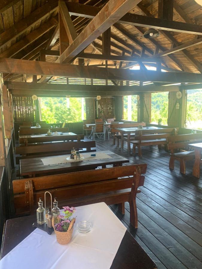 No Comment Rustic Hotell Curtea de Argeş Exteriör bild